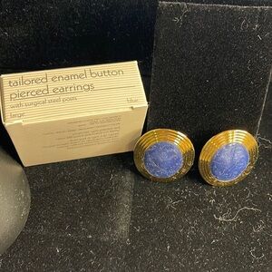 Avon-1991-Vintage Tailored Enamel Button Gold/Blue Earrings (large)